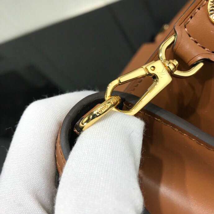 Louis Vuitton Bumbag Dauphine M44395