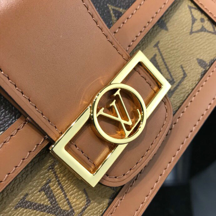 Louis Vuitton Bumbag Dauphine M44586