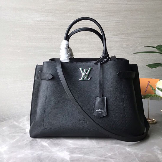 Louis Vuitton Grained Calf Leathe Lockme Day Noir M53645
