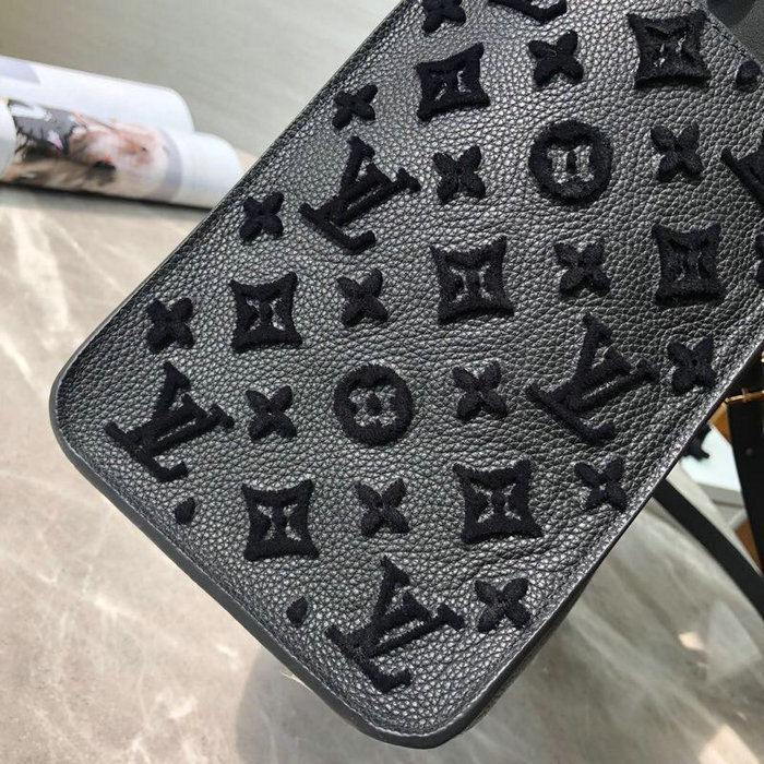 Louis Vuitton On My Side Black M53826