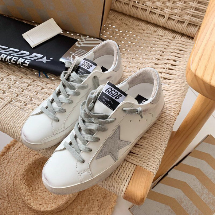 Golden Goose Calfskin Sneaker GG07703