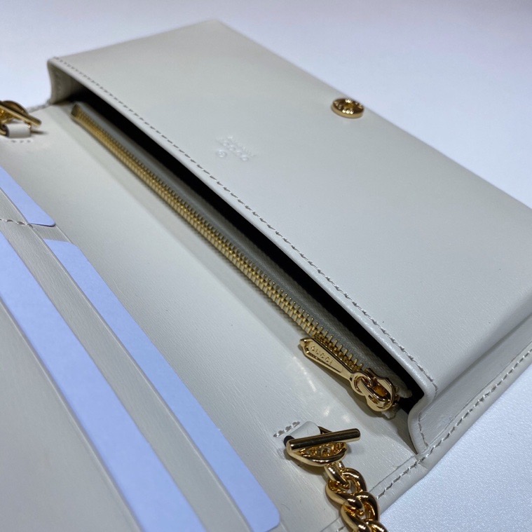 Gucci 1955 Horsebit Wallet with chain white 621892