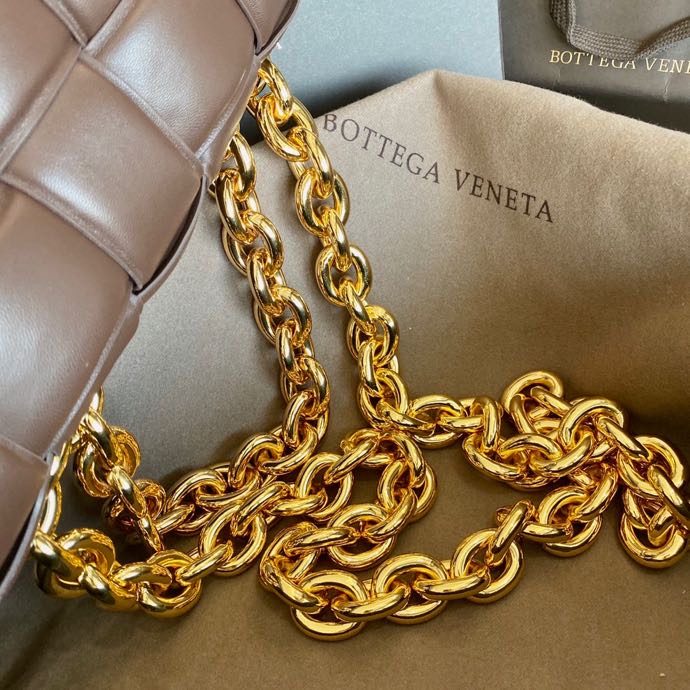 Bottega Veneta The Chain Cassette Fondente B631421