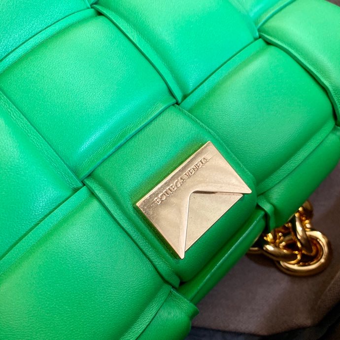 Bottega Veneta The Chain Cassette Green B631421