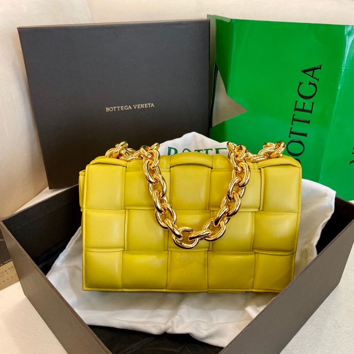 Bottega Veneta The Chain Cassette Yellow B631421