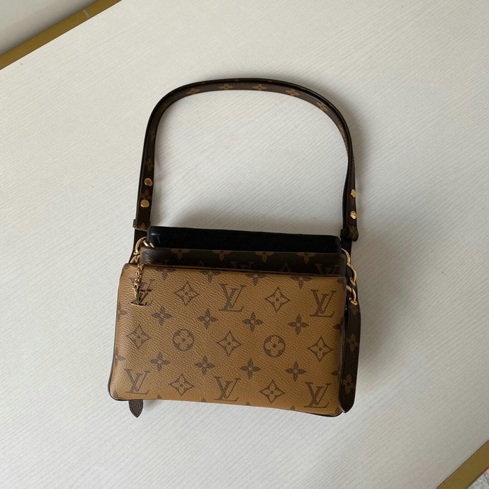 Louis Vuitton POUCHE LV3 M45412