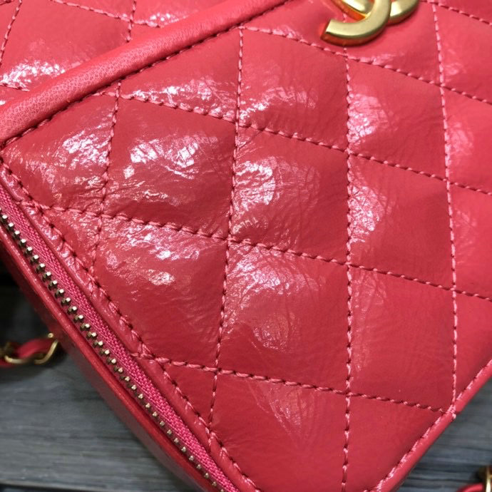 Chanel Shiny Crumpled Calfskin Vanity Case Red AS2179