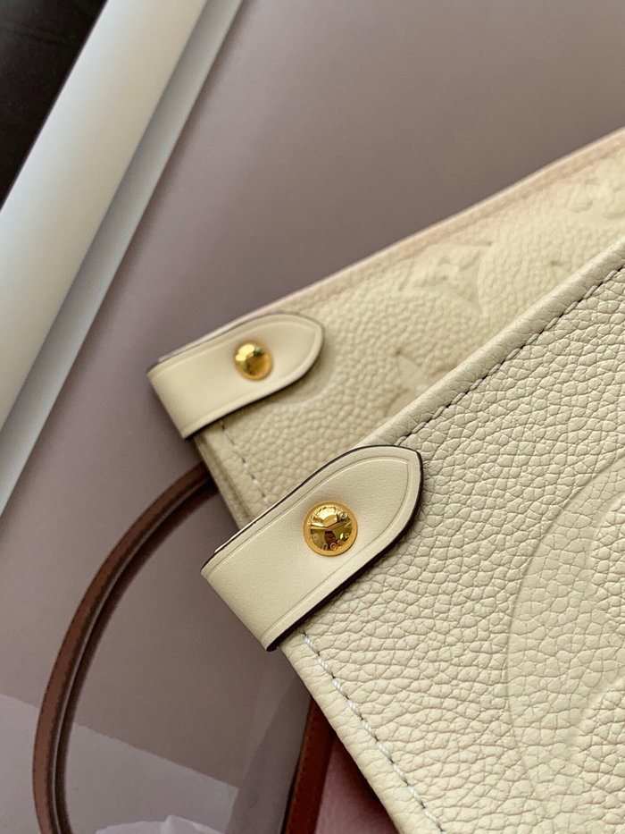 Louis Vuitton Onthego GM Cream M44925