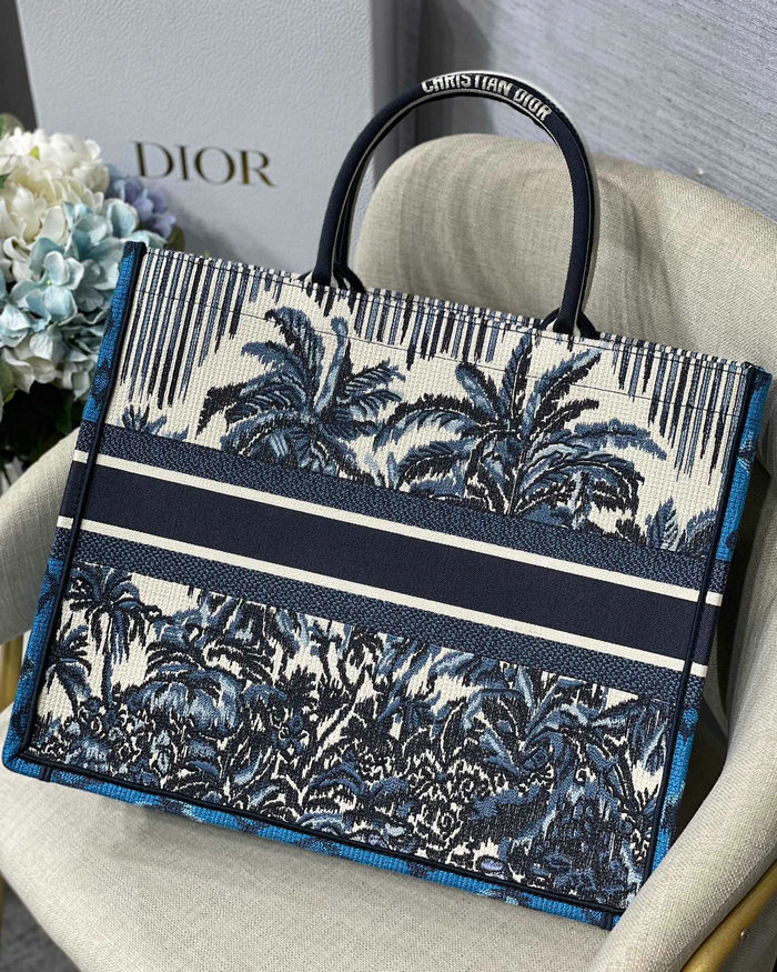 Dior Embroidered Canvas Book Tote M1286610