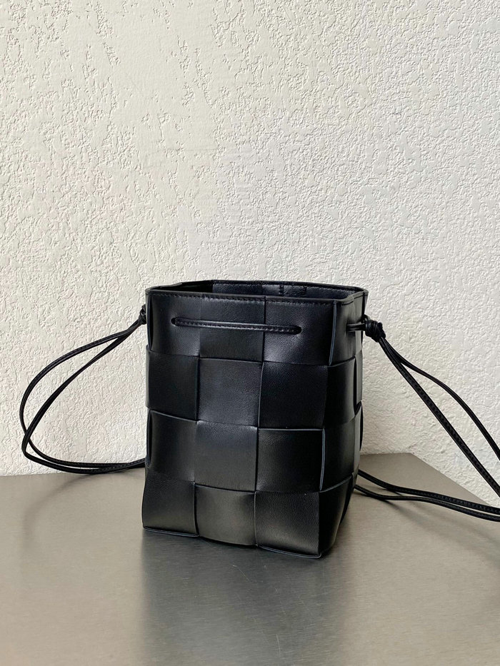 Bottega Veneta Cassette Bucket Bag Black B68028