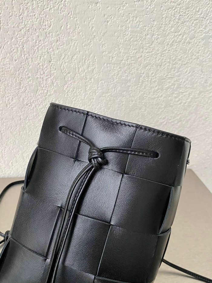 Bottega Veneta Cassette Bucket Bag Black B68028