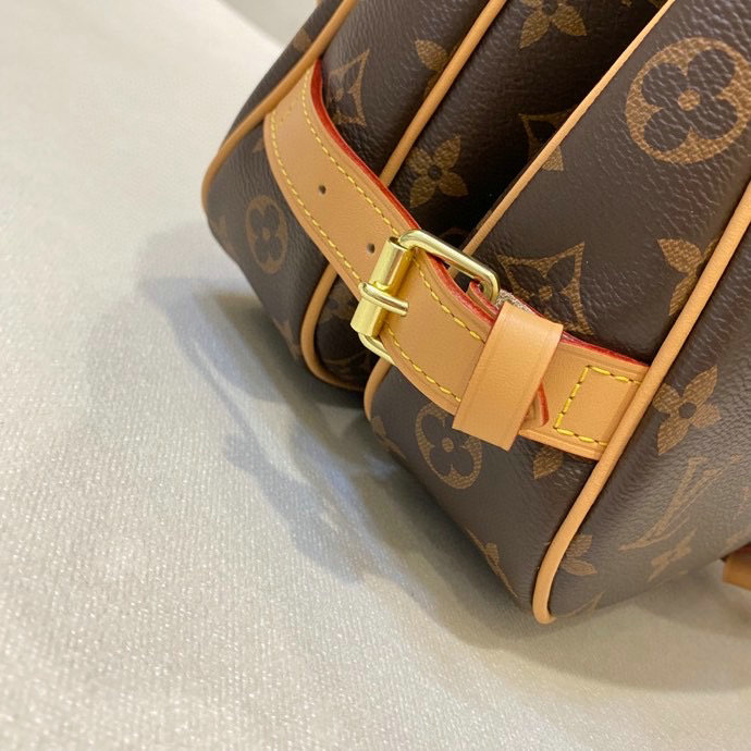 Louis Vuitton Monogram Canvas Saumur MM M40710