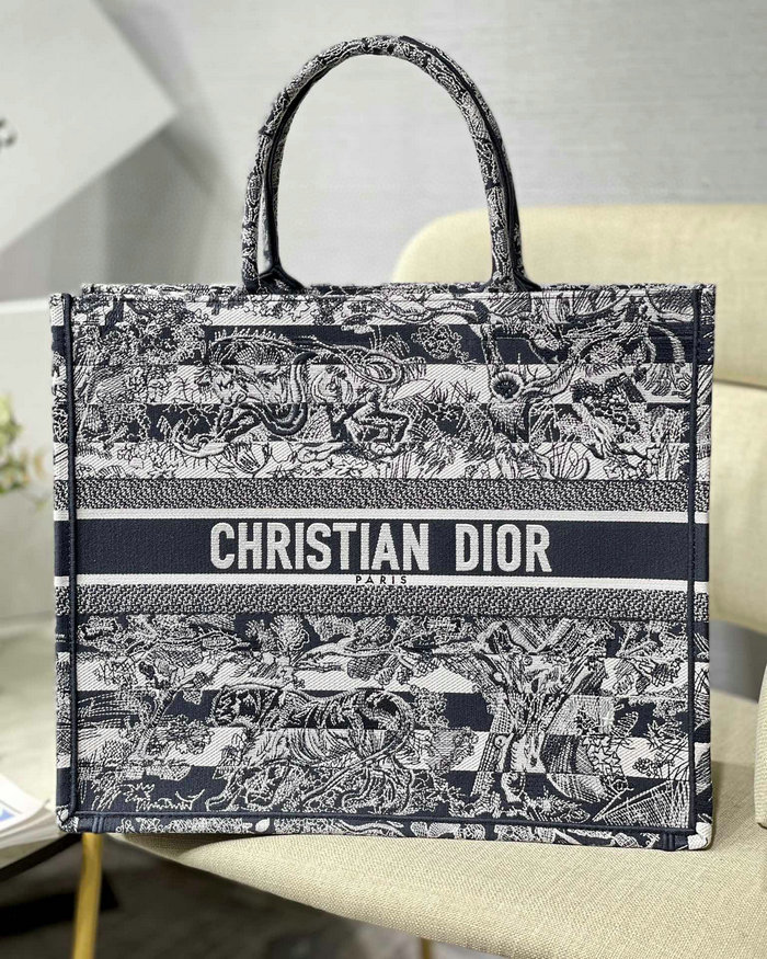 Dior Embroidered Canvas Book Tote M1286616