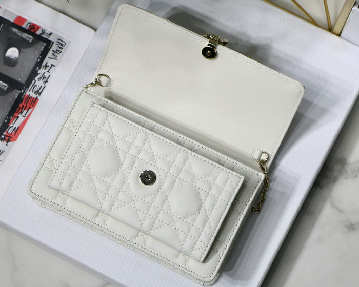 Dior lambskin Chain Wallet White DM7001