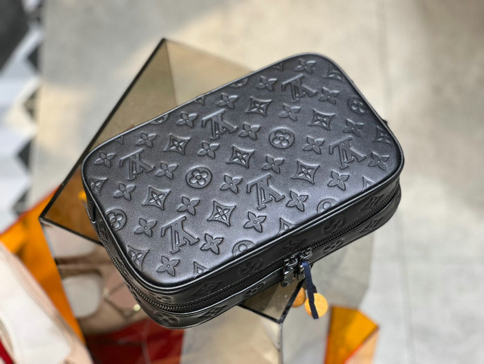 Louis Vuitton TROUSSE TOILETTE GM M68589