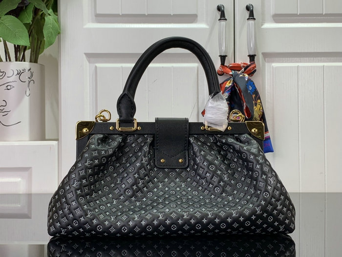 Louis Vuitton Monogram Clutch Black M22326