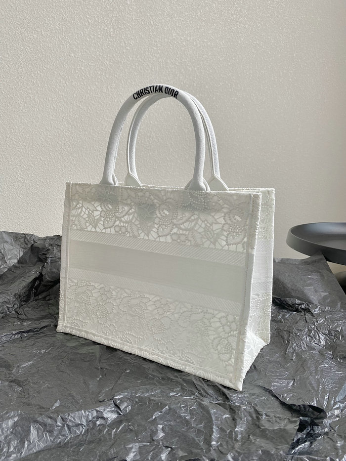 Medium Dior Or Dior Book Tote White M1296