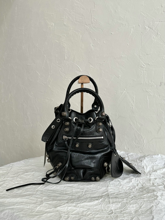 BALENCIAGA LE CAGOLE SMALL BUCKET BAG BLACK B702432