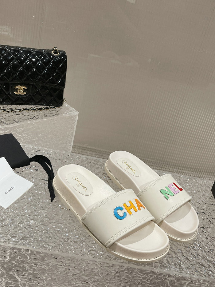 Chanel Slides SNC061105