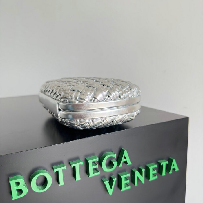 Bottega Veneta Knot Clutch Silver B717622