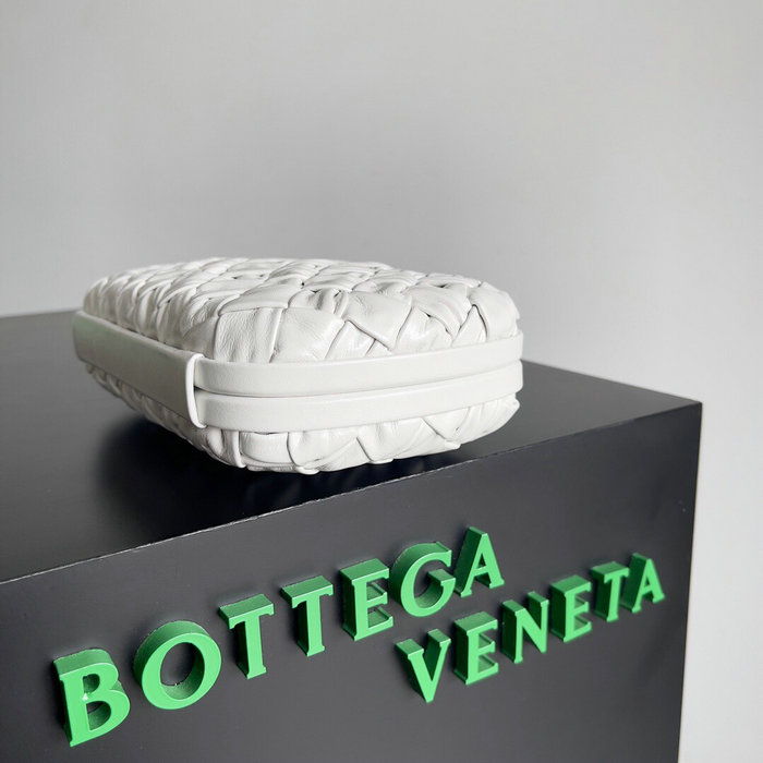 Bottega Veneta Knot Clutch White B717622