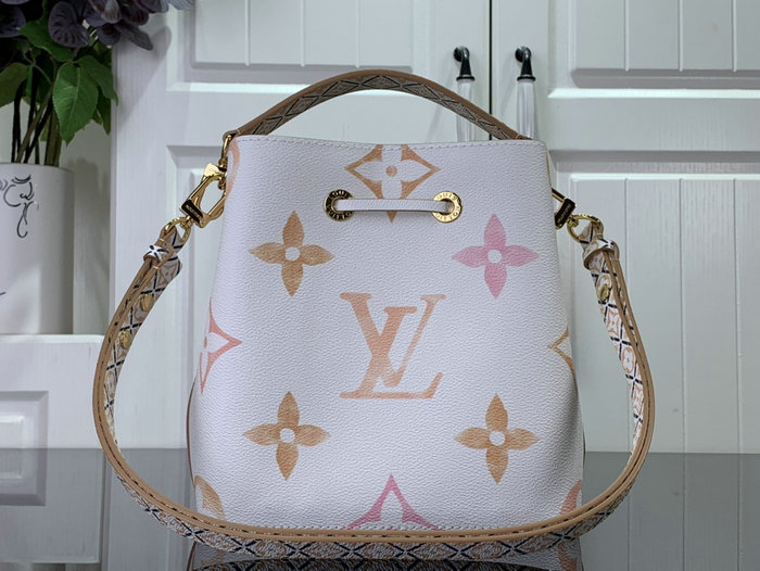 Louis Vuitton Neonoe BB M22985