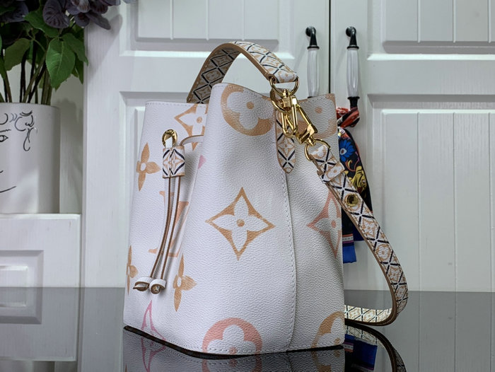 Louis Vuitton Neonoe BB M22985