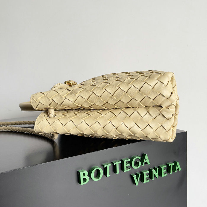 Bottega Veneta Medium Andiamo Tote Bag Beige B743572