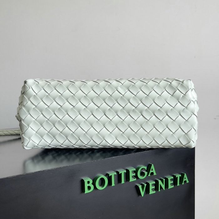 Bottega Veneta Medium Andiamo Tote Bag Light Blue B743572