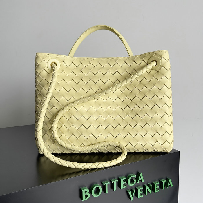 Bottega Veneta Medium Andiamo Tote Bag Yellow B743572