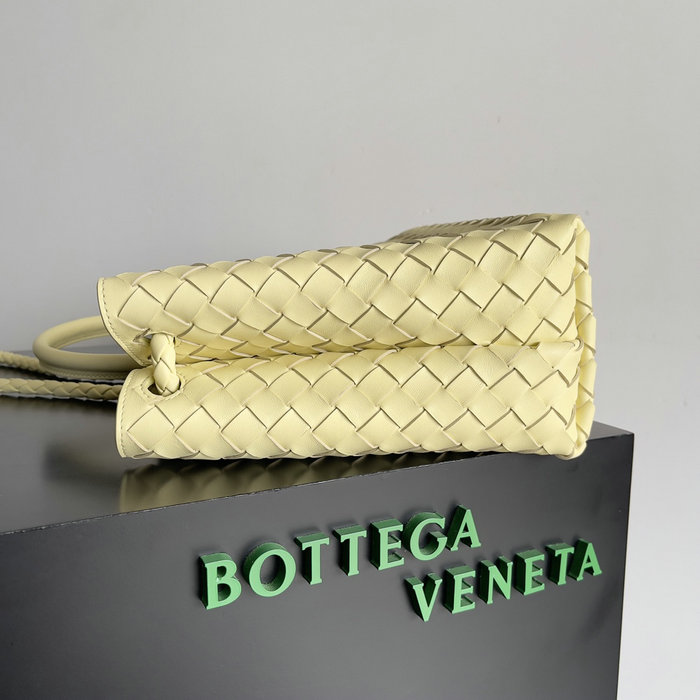 Bottega Veneta Medium Andiamo Tote Bag Yellow B743572