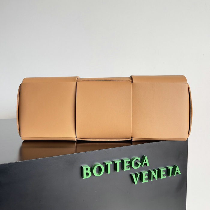 Bottega Veneta Medium Arco Tote Bag Brown B609175