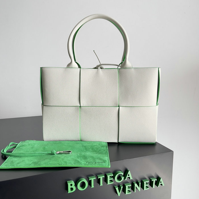 Bottega Veneta Small Arco Tote Bag White B652867