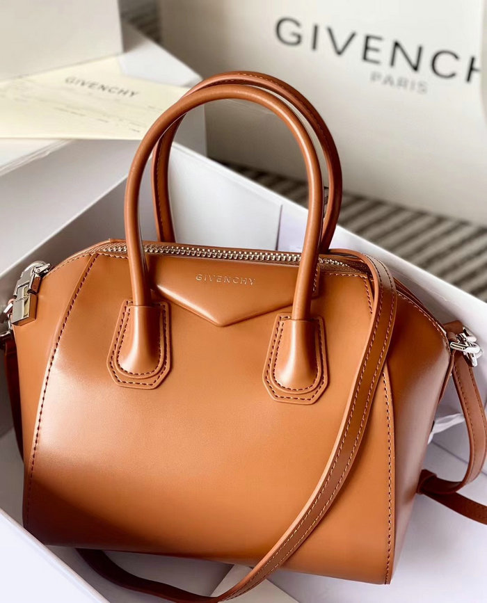 Givenchy Antigona small leather bag Brown G9981