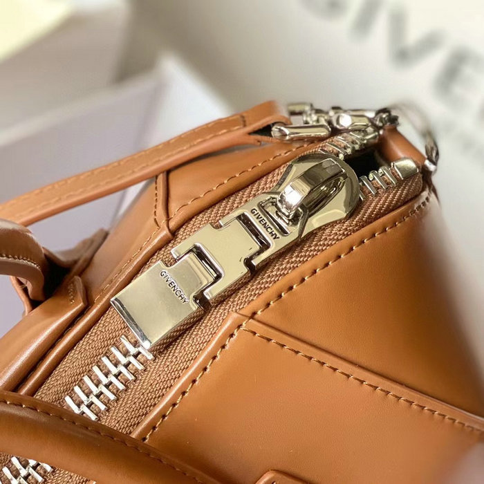 Givenchy Antigona small leather bag Brown G9981