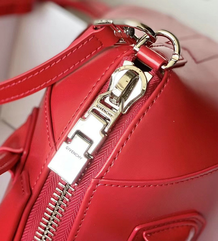 Givenchy Antigona small leather bag Red G9981