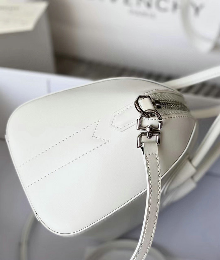 Givenchy Antigona small leather bag White G9981