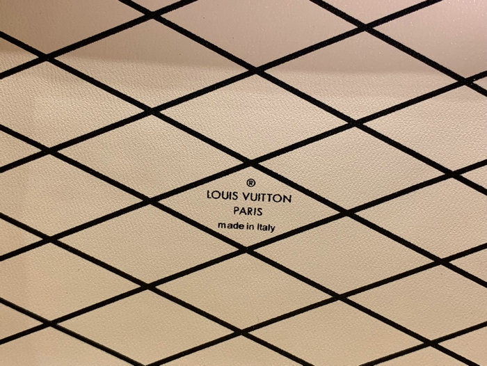 Louis Vuitton Petite Malle M22882