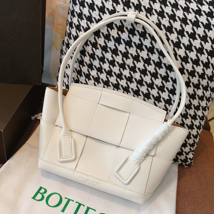 Bottega Veneta Small Arco 33 bag White B1007