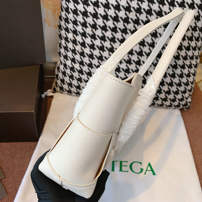 Bottega Veneta Small Arco 33 bag White B1007