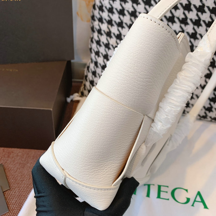 Bottega Veneta Small Arco 33 bag White B1007