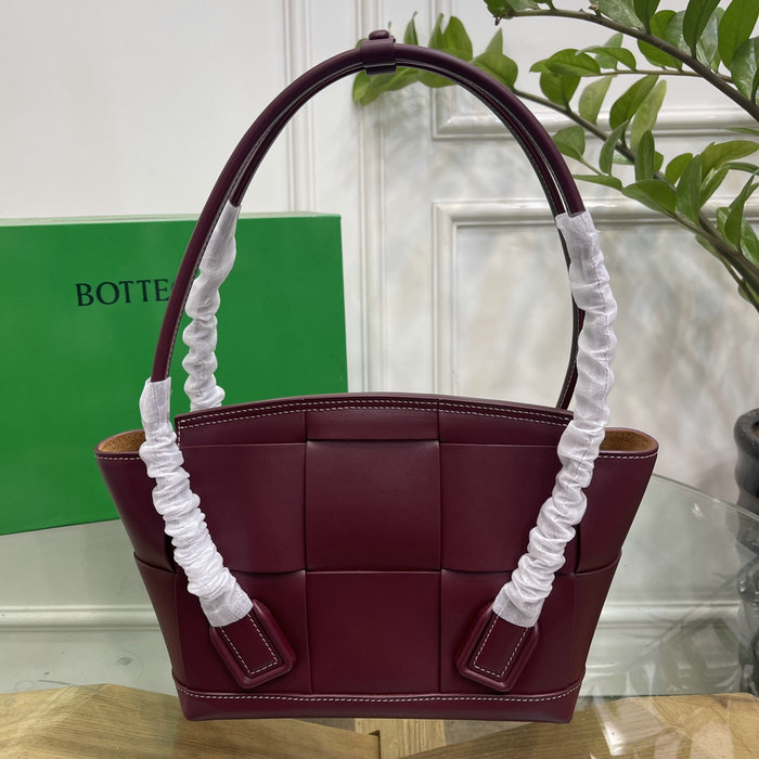 Bottega Veneta Small Arco 33 bag in Smooth leather Burgundy B1007