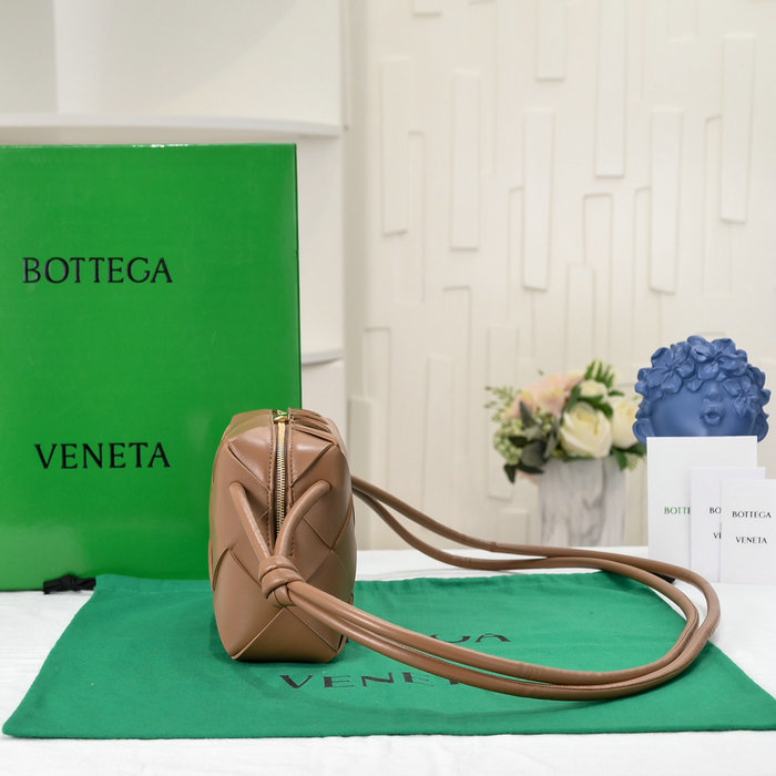 Bottega Veneta Small Cassette Camera Bag Camel 6600