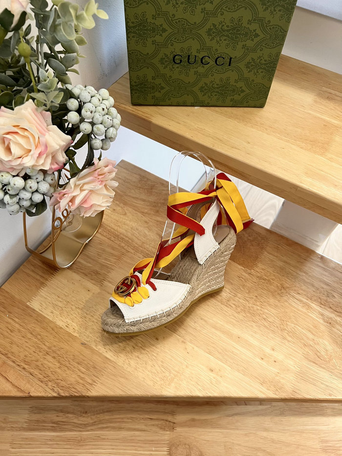 Gucci Wedge Sandals SNG082306