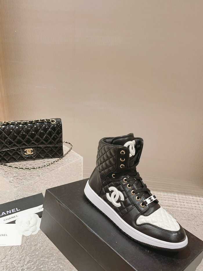 Chanel Sneakers SNC090811