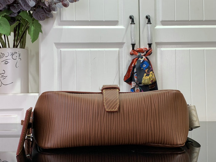 Louis Vuitton Montsouris Messenger Brown M23097