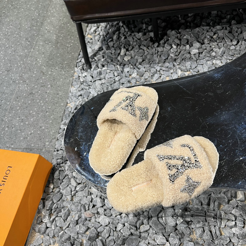 Louis Vuitton Wool Slides SJL091305