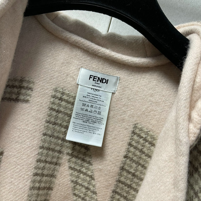 Fendi Poncho FS091403