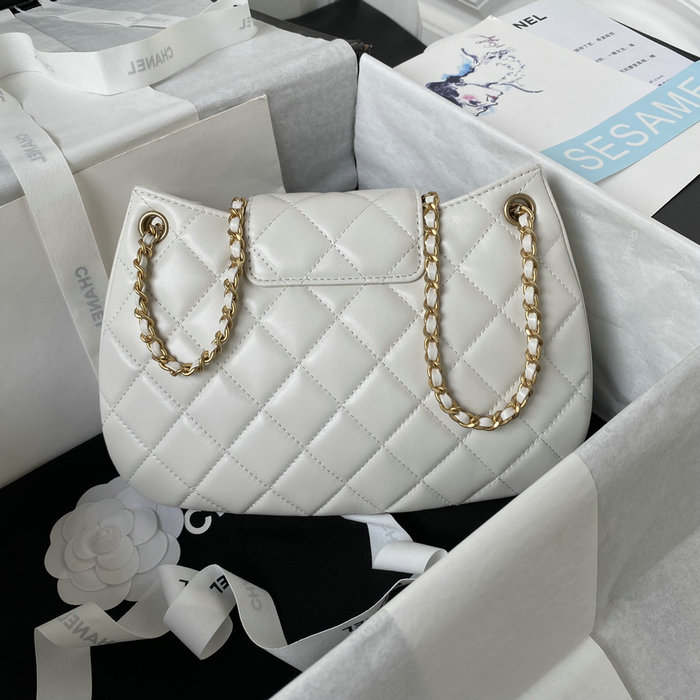 Chanel Lambskin Messenger Bag White AS4610