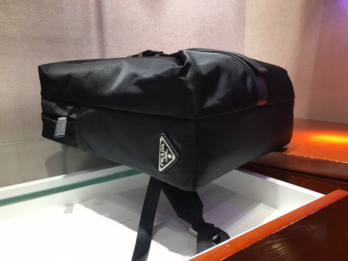 Prada Re-Nylon and Saffiano leather backpack 2VZ028